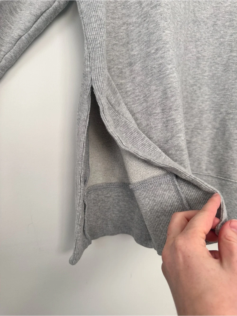Aeire Gray Crewneck Sweater Relaxed Fit Lightweight Knit Pullover Side Slits Med - Picture 5 of 16